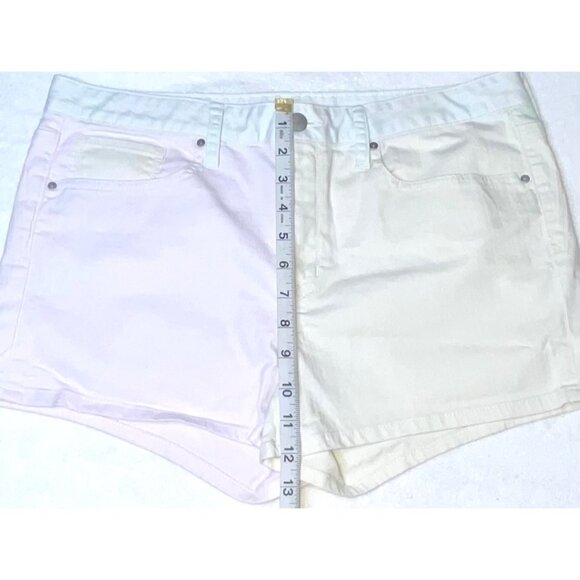 Gap 1969 Two-Tone High-Waisted Slim Shorts 31 - Picture 2 of 3